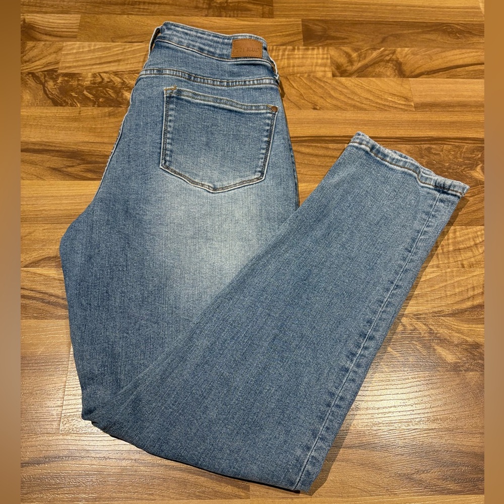 Judy Blue High Waist Boyfriend Jean Size 7/28
